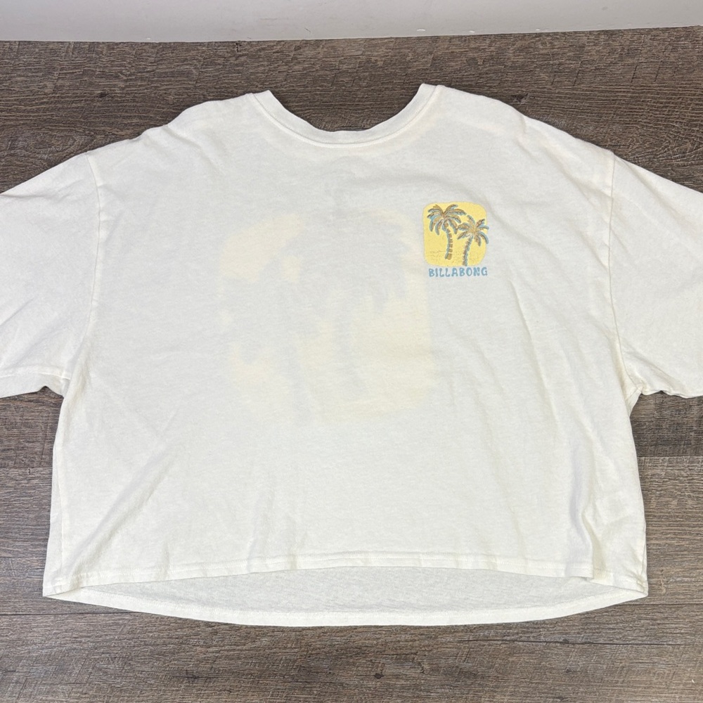 ✨ Billabong Palm Tree Graphic Cropped Tee – Cream – Size Medium